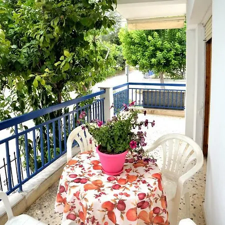 Deluxe Seaside Konstantinidis * Nea Poteidaia